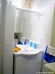 South France - French Riviera - Studio accommodation - bathroom 1 (PR-943) photo 1 of 3