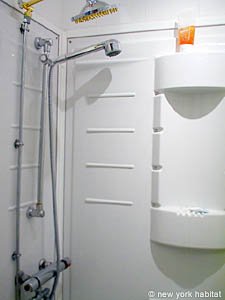 South France - French Riviera - Studio accommodation - bathroom 1 (PR-943) photo 2 of 3
