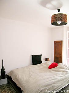 South France - Aix en Provence - Marseilles - 1 Bedroom accommodation - bedroom (PR-946) photo 2 of 6