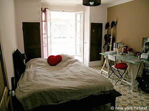 South France - Aix en Provence - Marseilles - 1 Bedroom accommodation - bedroom (PR-946) photo 3 of 6