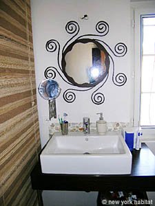 South France - Aix en Provence - Marseilles - 1 Bedroom accommodation - bathroom (PR-946) photo 1 of 6