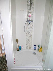 South France - Aix en Provence - Marseilles - 1 Bedroom accommodation - bathroom (PR-946) photo 4 of 6