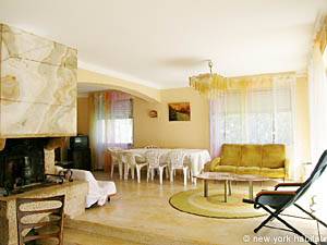 South France - French Riviera - 3 Bedroom - Villa accommodation - living room (PR-948) photo 1 of 11