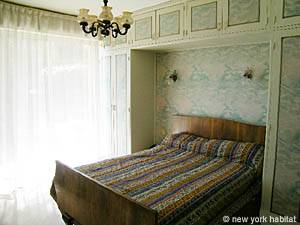 South France - French Riviera - 3 Bedroom - Villa accommodation - bedroom 1 (PR-948) photo 3 of 3