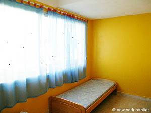 South France - French Riviera - 3 Bedroom - Villa accommodation - bedroom 3 (PR-948) photo 3 of 4