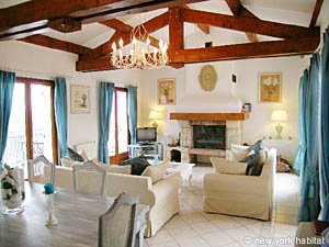 South France - French Riviera - 4 Bedroom - Villa accommodation - living room (PR-951) photo 3 of 9