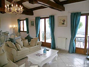 South France - French Riviera - 4 Bedroom - Villa accommodation - living room (PR-951) photo 4 of 9