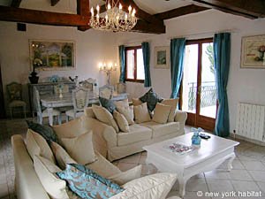 South France - French Riviera - 4 Bedroom - Villa accommodation - living room (PR-951) photo 5 of 9