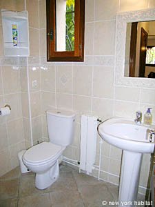 South France - French Riviera - 4 Bedroom - Villa accommodation - bathroom 1 (PR-951) photo 1 of 3