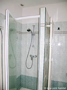 South France - French Riviera - 4 Bedroom - Villa accommodation - bathroom 2 (PR-951) photo 4 of 5