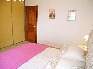 South France - French Riviera - 4 Bedroom - Villa accommodation - bedroom 3 (PR-951) photo 5 of 5