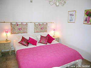 South France - French Riviera - 4 Bedroom - Villa accommodation - bedroom 4 (PR-951) photo 3 of 4