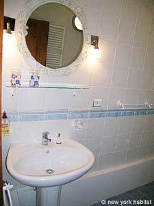South France - French Riviera - 4 Bedroom - Villa accommodation - bathroom 3 (PR-951) photo 1 of 4