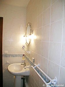 South France - French Riviera - 4 Bedroom - Villa accommodation - bathroom 3 (PR-951) photo 2 of 4