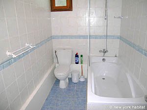 South France - French Riviera - 4 Bedroom - Villa accommodation - bathroom 3 (PR-951) photo 4 of 4