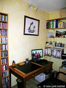 South France - Aix en Provence - Marseilles - 4 Bedroom - Villa apartment - bedroom 1 (PR-961) photo 4 of 6