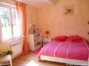 South France - Aix en Provence - Marseilles - 4 Bedroom - Villa apartment - bedroom 2 (PR-961) photo 2 of 9