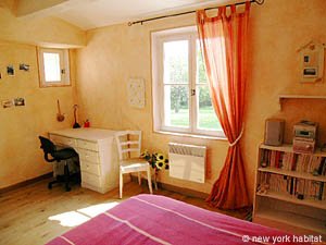 South France - Aix en Provence - Marseilles - 4 Bedroom - Villa apartment - bedroom 2 (PR-961) photo 4 of 9