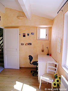 South France - Aix en Provence - Marseilles - 4 Bedroom - Villa apartment - bedroom 2 (PR-961) photo 7 of 9