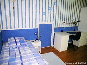 South France - Aix en Provence - Marseilles - 4 Bedroom - Villa apartment - bedroom 3 (PR-961) photo 4 of 6
