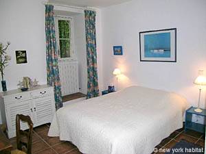 South France - French Riviera - 3 Bedroom apartment - bedroom 1 (PR-964) photo 2 of 6