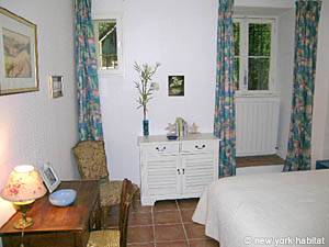 South France - French Riviera - 3 Bedroom apartment - bedroom 1 (PR-964) photo 3 of 6