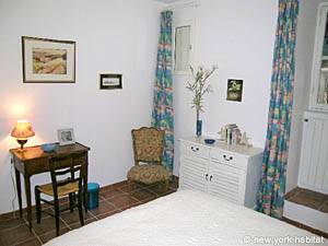 South France - French Riviera - 3 Bedroom apartment - bedroom 1 (PR-964) photo 5 of 6