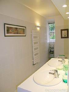 South France - French Riviera - 3 Bedroom apartment - bathroom 1 (PR-964) photo 2 of 5