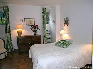 South France - French Riviera - 3 Bedroom apartment - bedroom 2 (PR-964) photo 2 of 9