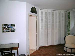 South France - French Riviera - 3 Bedroom apartment - bedroom 2 (PR-964) photo 8 of 9