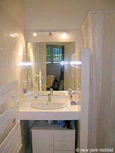 South France - French Riviera - 3 Bedroom apartment - bathroom 2 (PR-964) photo 2 of 6