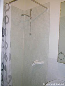 Sud de la France - C&ocirc;te d'Azur - Studio T1 appartement location vacances - salle d'eau (PR-966) photo 2 sur 4