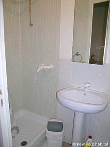 Sud de la France - C&ocirc;te d'Azur - Studio T1 appartement location vacances - salle d'eau (PR-966) photo 3 sur 4