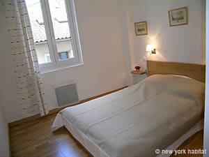 Sud della Francia - Provenza - 2 Camere da letto appartamento casa vacanze - camera 1 (PR-969) photo 2 di 6