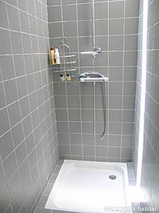 Sud de la France - Provence - Luberon - T4 - Villa appartement location vacances - salle d'eau 1 (PR-981) photo 3 sur 4