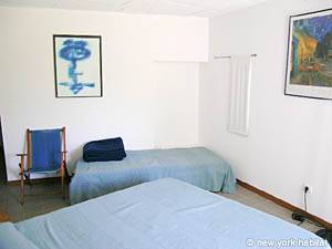 Sud de la France - Provence - Luberon - T4 - Villa appartement location vacances - chambre 3 (PR-981) photo 4 sur 5
