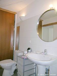 Sud de la France - Provence - Luberon - T4 - Villa appartement location vacances - salle d'eau 2 (PR-981) photo 1 sur 4