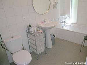 Sud de la France - Provence - Luberon - T4 - Villa appartement location vacances - salle d'eau 2 (PR-981) photo 4 sur 4