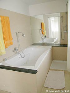 S&uuml;dfrankreich - C&ocirc;te d'Azur - 5 Zimmer - Villa ferienwohnung - badezimmer 1 (PR-985) photo 4 von 7