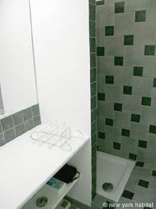 Südfrankreich - Provence - 2 Zimmer - Loft wohnungsvermietung - badezimmer 1 (PR-988) photo 4 von 5 Südfrankreich - Provence - 2 Zimmer - Loft wohnungsvermietung - badezimmer 1 (PR-988) photo 4 von 5