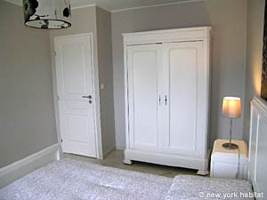 South France - Aix en Provence - Marseilles - 2 Bedroom - Villa apartment - bedroom 1 (PR-995) photo 5 of 6