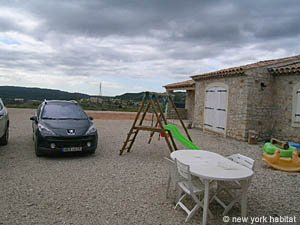 South France - Aix en Provence - Marseilles - 2 Bedroom - Villa apartment - bedroom 2 (PR-995) photo 4 of 4