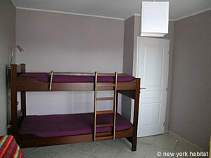 South France - Aix en Provence - Marseilles - 2 Bedroom - Villa apartment - bedroom 2 (PR-995) photo 3 of 4