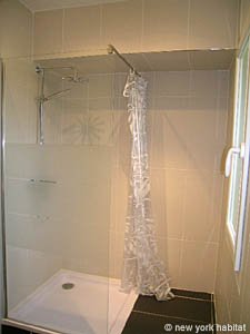 South France - Aix en Provence - Marseilles - 2 Bedroom - Villa apartment - bathroom 1 (PR-995) photo 2 of 4