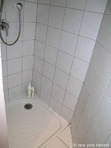 South of France - Provence - 1 Bedroom apartment - bathroom 1 (PR-1000) photo 4 of 4