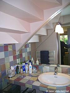 South of France - Provence - 1 Bedroom apartment - bathroom 2 (PR-1000) photo 2 of 3