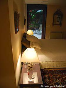 South of France - Provence - 1 Bedroom apartment - bedroom (PR-1000) photo 7 of 8