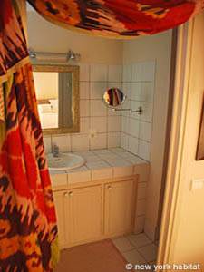 South of France - Provence - 1 Bedroom apartment - bathroom 1 (PR-1000) photo 1 of 4