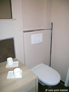 South of France - Provence - Studio apartment - bathroom (PR-1012) photo 5 of 5 South of France - Provence - Studio apartment - bathroom (PR-1012) photo 5 of 5