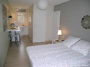 South of France - Provence - Studio apartment - living room (PR-1012) photo 2 of 6 South of France - Provence - Studio apartment - living room (PR-1012) photo 2 of 6